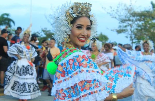 Domingo de Carnaval, domingo de polleras 