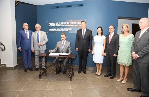 El rey Felipe VI recorre ruinas de Panamá Viejo