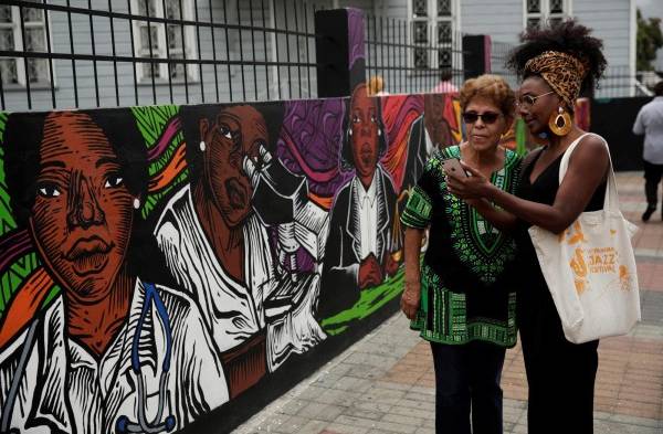 Colores afro contra discriminación narra un mural de historia en Panamá