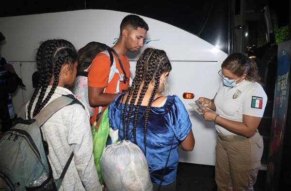 Flujo de migrantes crece 40 % en la frontera sur de México rumbo a fin de año