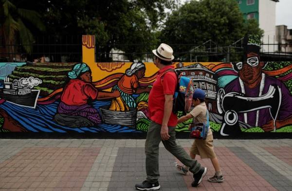 Colores afro contra discriminación narra un mural de historia en Panamá