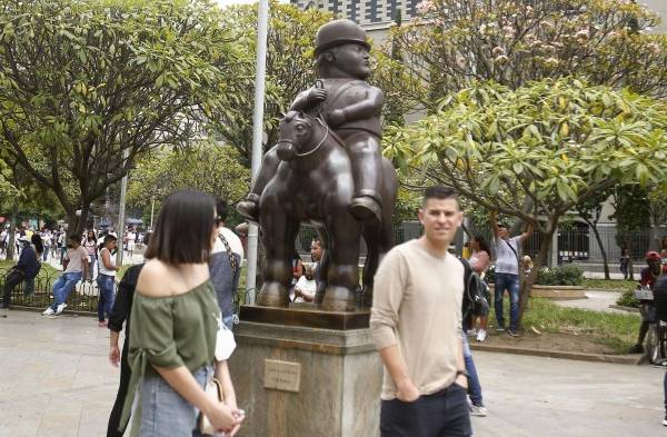 Fernando Botero celebra sus 90 años pintando acuarelas y en familia