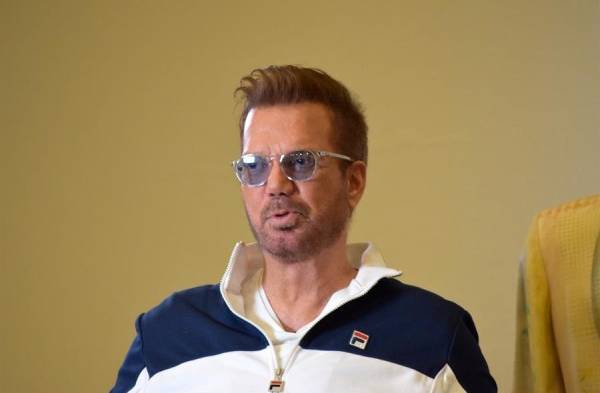 Celebra sus 50 años de carrera musical.