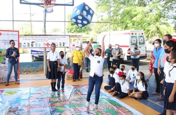 Olimpiadas de Riesgolandia: estudiantes aprenden a prevenir riesgos por desastres