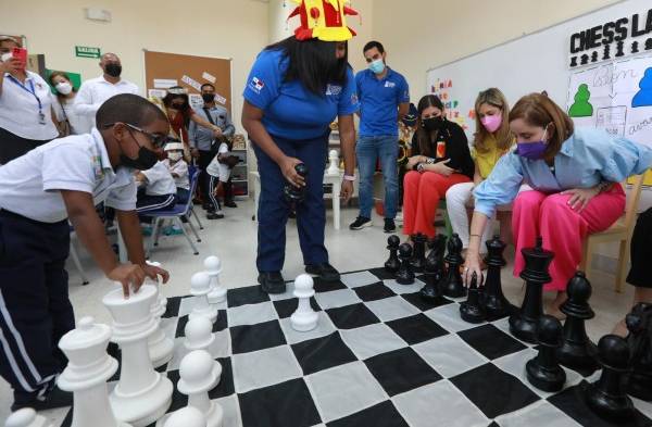 Primera dama visita CAIPI de Montería, Pedregal con Aula STEAM