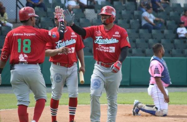 Federales le dan palo a Panamá Metro