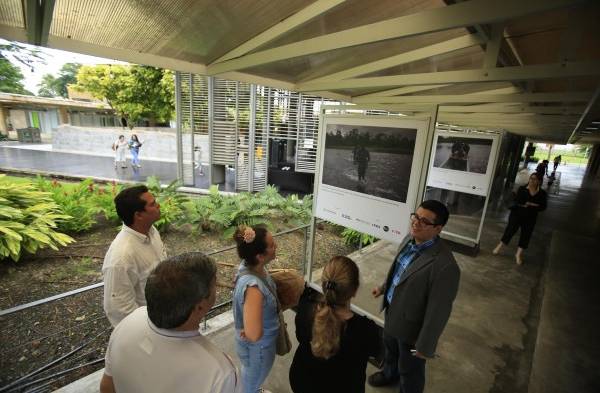 El drama de los migrantes que cruzan el Darién a través del lente fotográfico