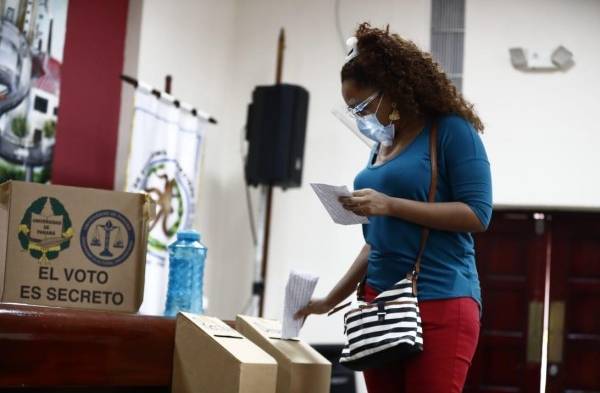 Fotos: Así avanza el proceso electoral en la Universidad de Panamá&nbsp;