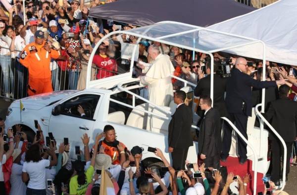 Fotos: El Papa en Metro Park