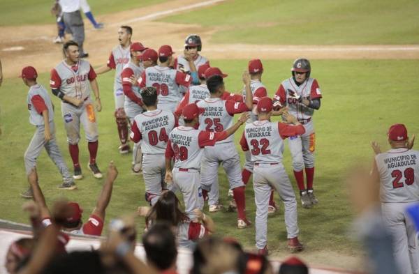 Los muchachos al momento del triunfo.