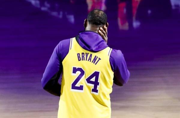 Lakers, un año después de la muerte de Bryant, prefieren el recogimiento