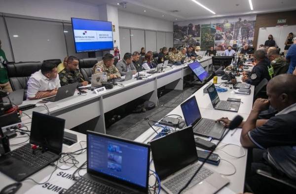 Cortizo visita Centro de Operación Nacional para verificar operativo de Carnaval 2024