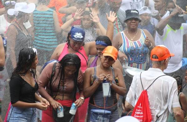 Empapados pero felices