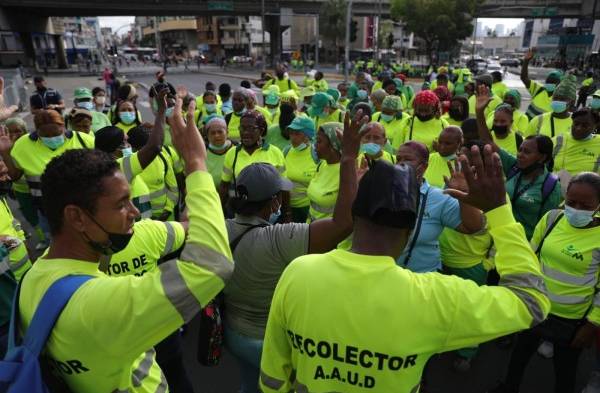 Los trabajadores de aseo se mantenían en paro de labores para reclamar mejoras laborales