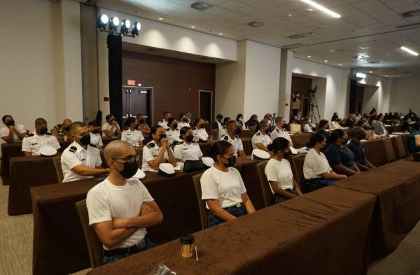 Estudiantes estuvieron presentes en el evento.