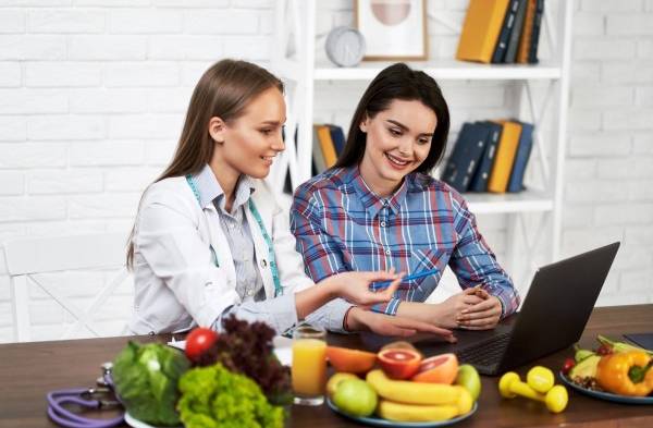 Cambios hormonales provocan desajustes nutricionales en la mujer