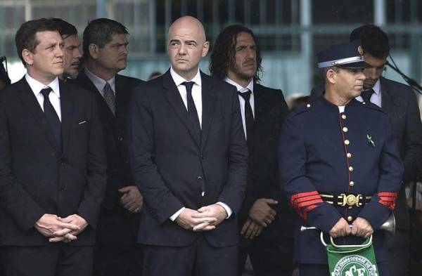 Homenaje  en el estadio Condá de Chapecó a las víctimas  de la tragedia aérea.