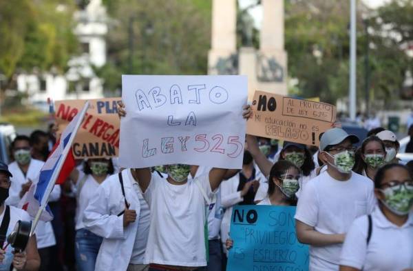 Estudiantes de medicina piden el veto del proyecto de ley 525