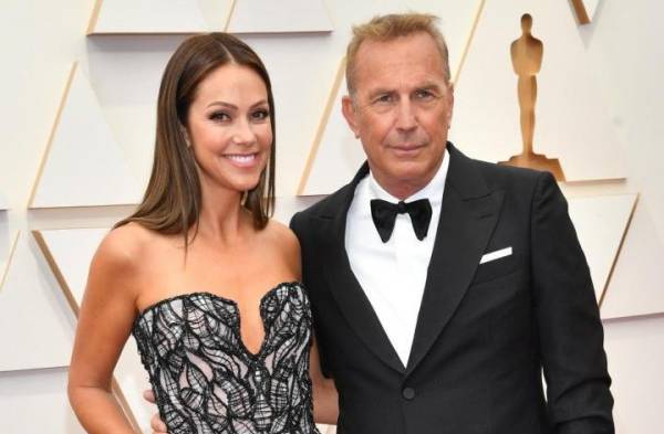 Kevin Costner y su mujer.