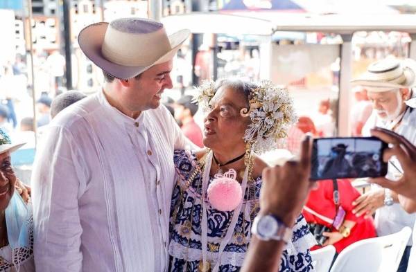 Vicepresidente Carrizo participó del desfile del 10 de noviembre en Juan Díaz