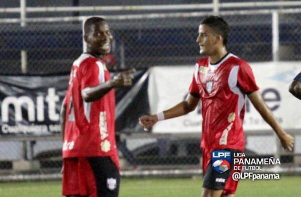 Felicidad en los jugadores de Río Abajo FC.