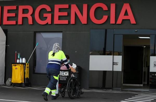 Vista de la entrada de emergencias de un hospital en Quito (Ecuador), en una fotografía de archivo.