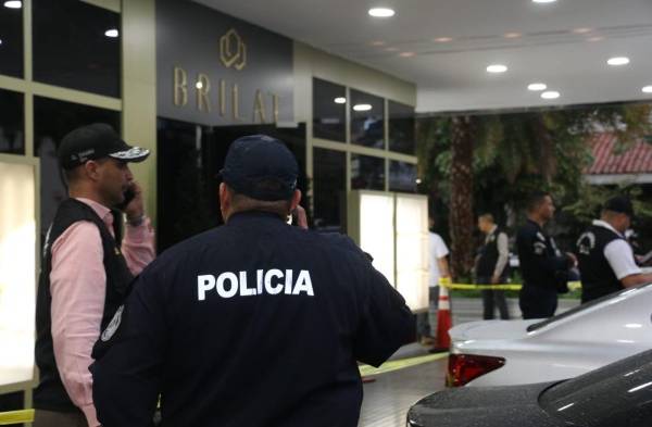 Roban joyería disfrazados de musulmanes y de funcionarios de Aseo