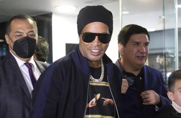 Las imputaciones de Ronaldinho y su hermano derivaron en procesamientos a una veintena de personas, entre ellas gestores y funcionarios de Migraciones.