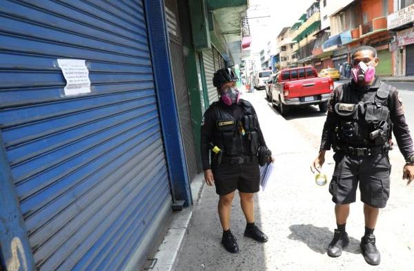 Locales comerciales en Avenida B cierran sus puertas