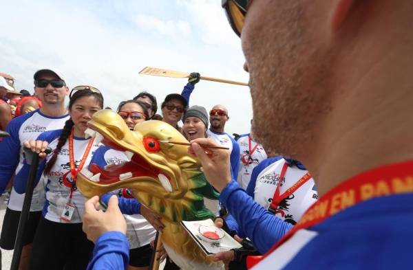 Primer día del Festival de Botes de Dragón fue todo un éxito 