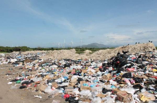 La Autoridad de Aseo evalúa situación de vertedero de Penonomé