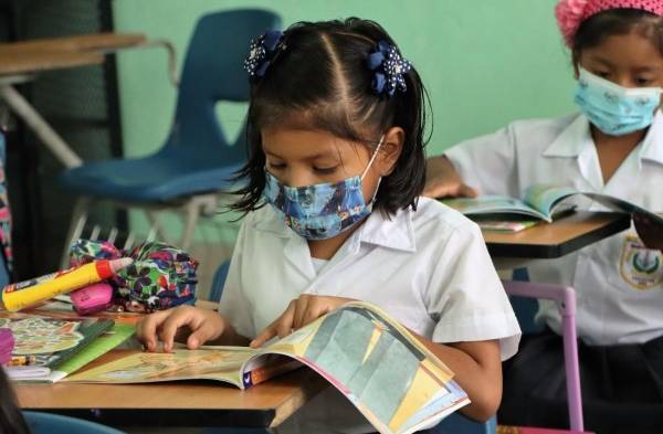 Más de 300 mil estudiantes son beneficiados con el Plan Nacional de Lectura