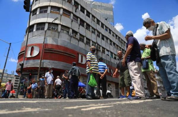 Jubilados y pacientes: Asamblea y Transístmica cerradas por protestas