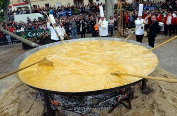 15 mil huevos para la tortilla de Pascua