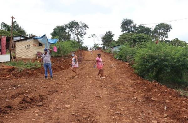 Miviot sigue con la legalización de invasiones de tierras