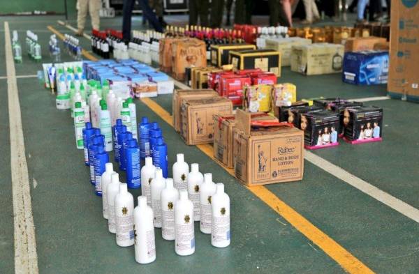 Decomisan licor, cigarrillos y perfumes de presunto contrabando en Darién