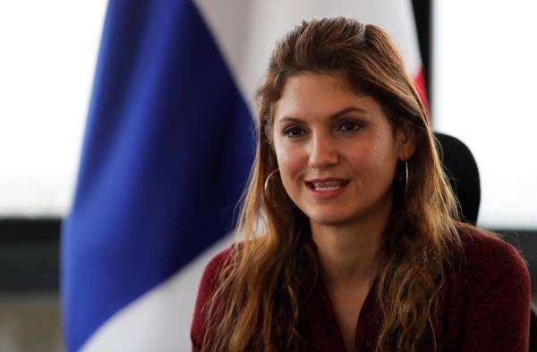 Fotografía de archivo en la que se registró a la canciller de Panamá, Erika Mouynes, durante una entrevista con Efe, Panamá.