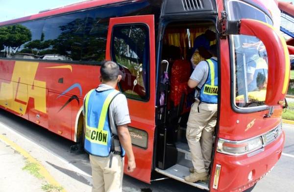 Migración le cae a extranjeros en el nuevo puesto de control en Coclé