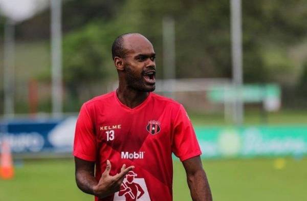 Alajuelense de Adolfo Machado, con triunfo en Costa Rica