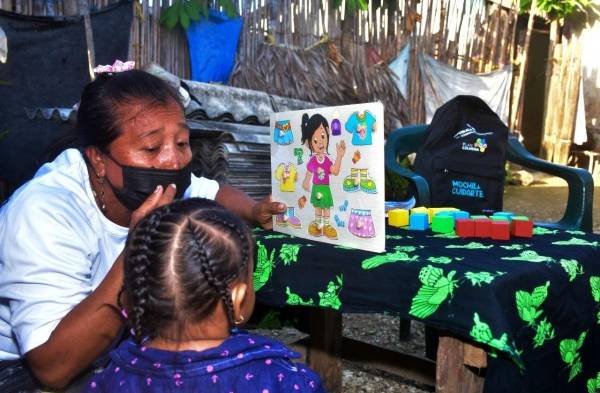 Yeliani y Adir, los niños de Guna Yala que reciben estimulación temprana  con la Mochila Cuidarte