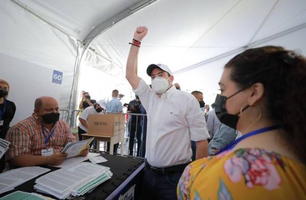 Cortizo y Carrizo votan juntos para la renovación del CEN del PRD