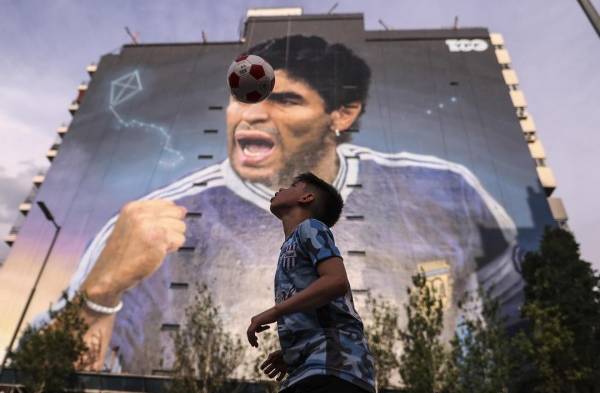 Maradona y el Mundial, símbolos contra el olvido del peor atentado cometido en Argentina