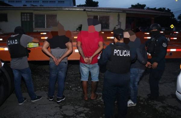 Persecución policial termina con 10 aprehendidos en Las Acacias