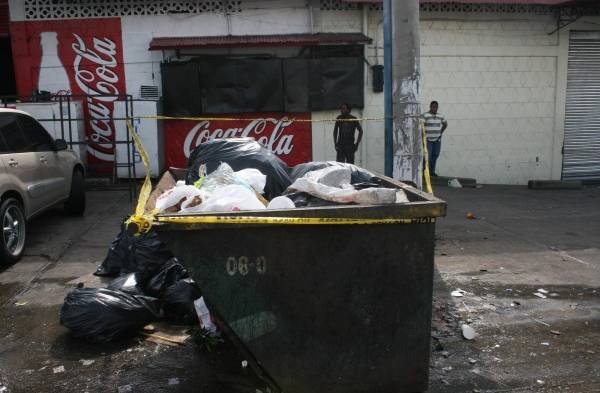 Feto encontrado en un basurero.