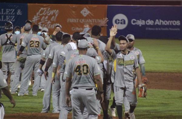Bocas del Toro parte por delante en la serie final