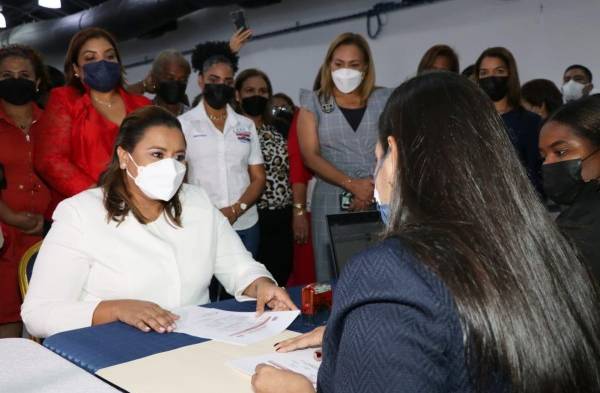Proponen un semillero de mujeres políticas