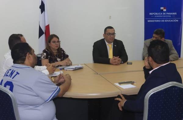 Vienen las fiestas patrias. Meduca y dirigentes de bandas se reúnen 