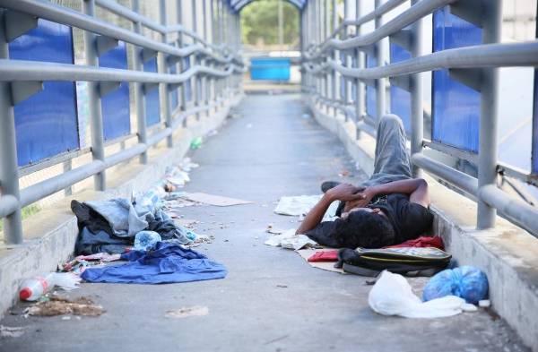 Puente elevado que queda en ave. de Los Mártires