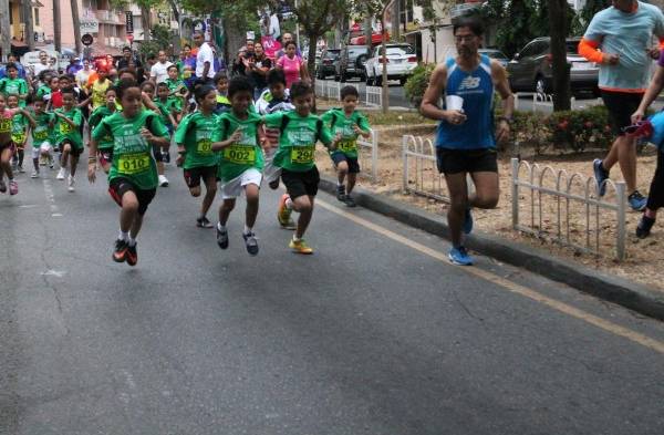 Los pequeños disfrutaron de la carrera.