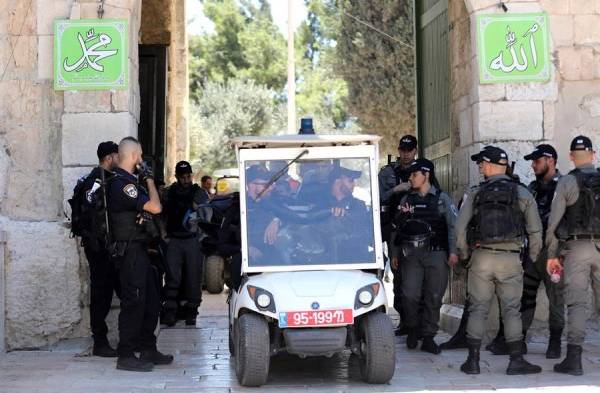 Festivo musulmán y judío teñido de violencia tras choques en Jerusalén